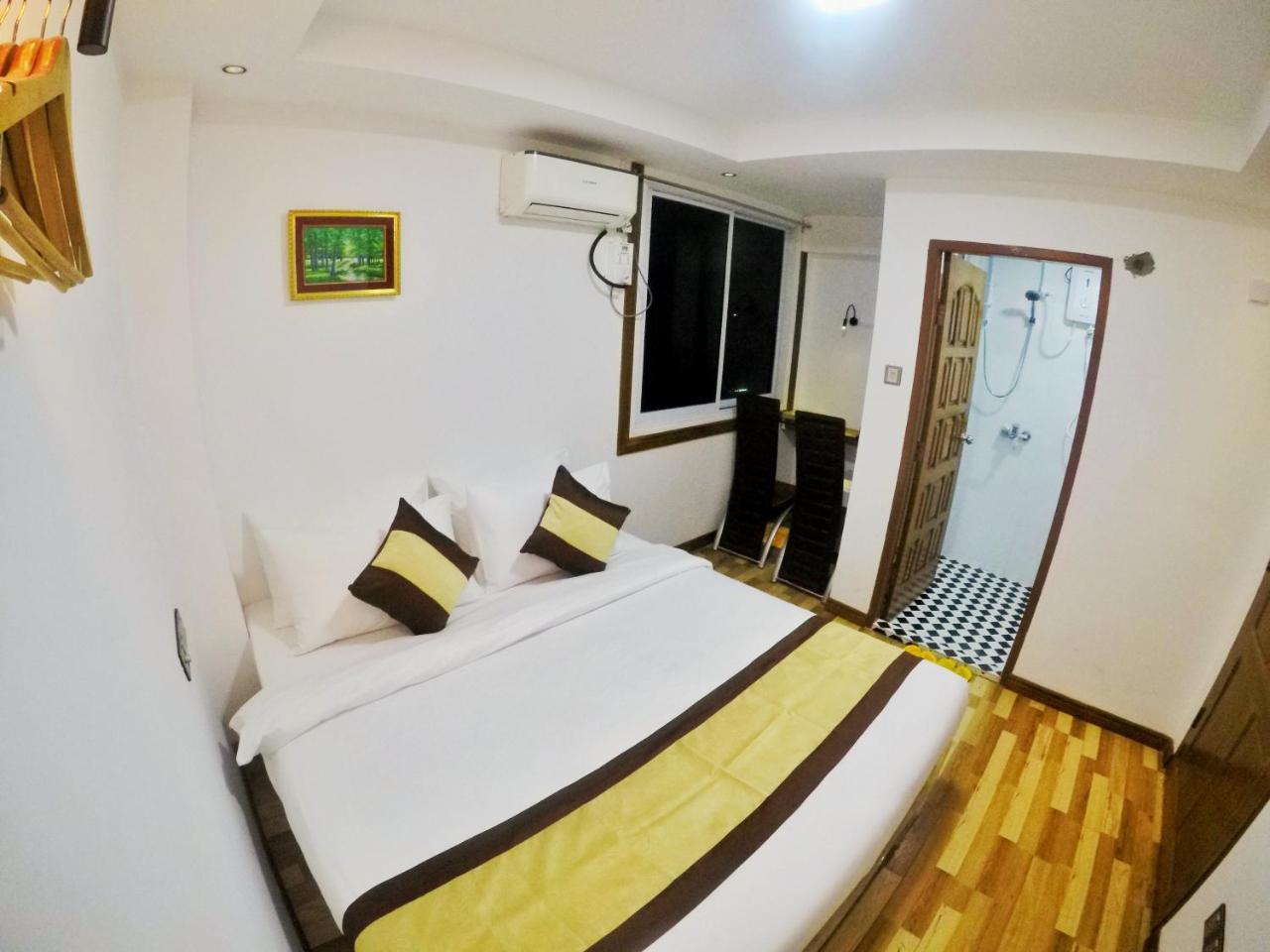 The Lodge Yangon Poshtel Exterior foto