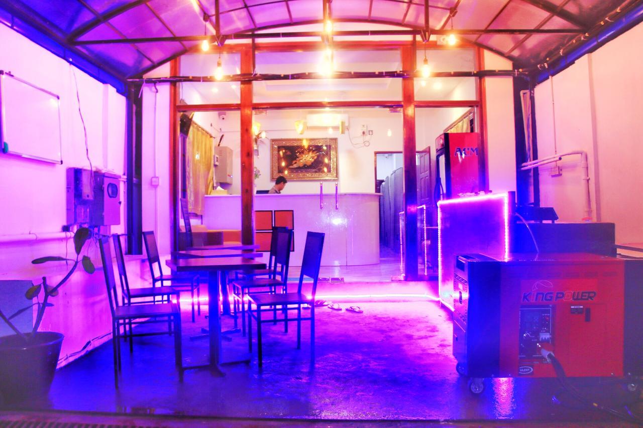 The Lodge Yangon Poshtel Exterior foto