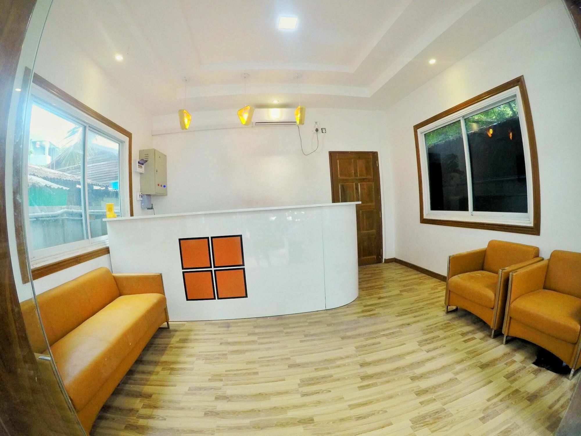 The Lodge Yangon Poshtel Exterior foto