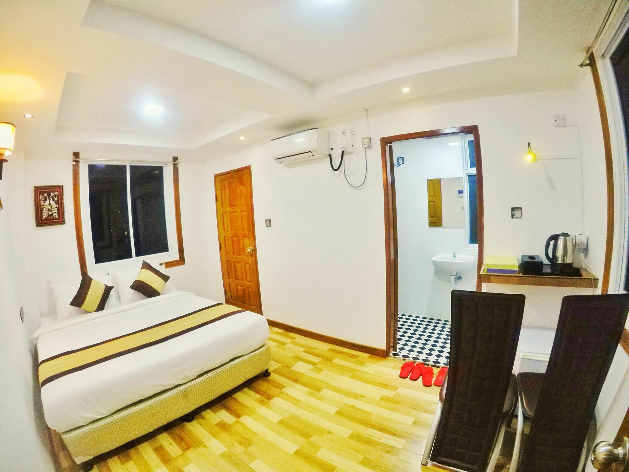 The Lodge Yangon Poshtel Exterior foto