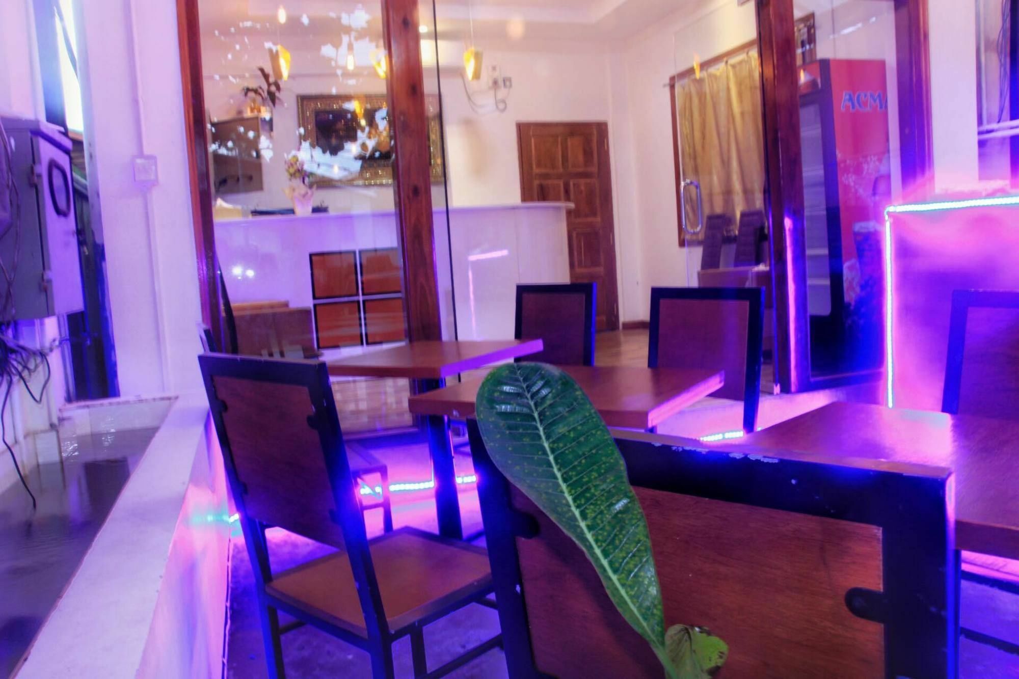 The Lodge Yangon Poshtel Exterior foto